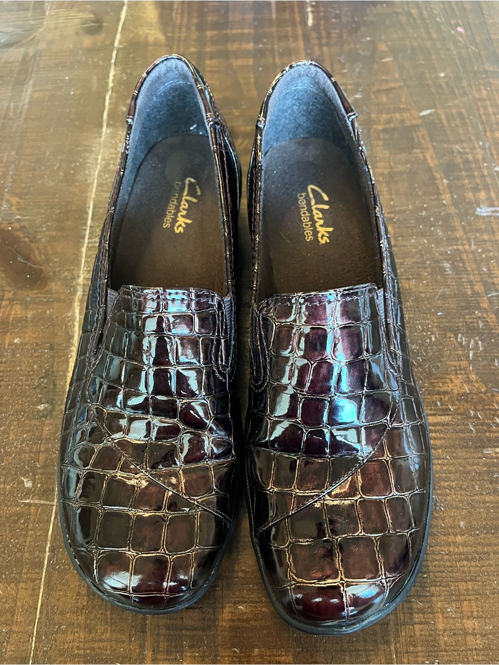 Clarks Bendables Burgundy Croc Patent Slip-On Loafers Comfort Shoes Women's 8M
